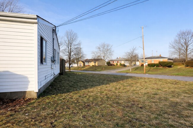 Building Photo - 4300 E 175th St