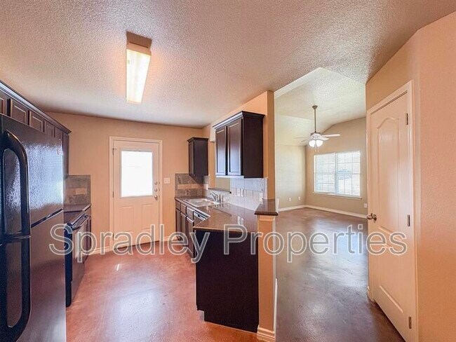 Foto del edificio - 723B E Ridge Blvd