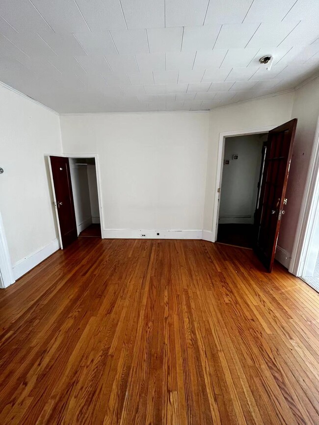 Foto del edificio - 1745 Sanderson Ave