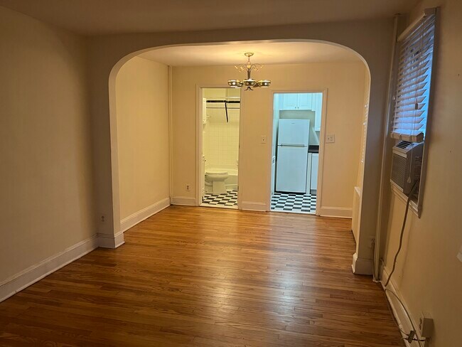 Sala de estar/comedor - 246 S Exeter St