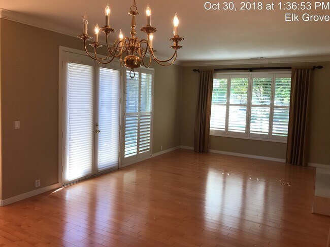 Building Photo - 3 Bed 3 Bath in Valley Hi Subdivision