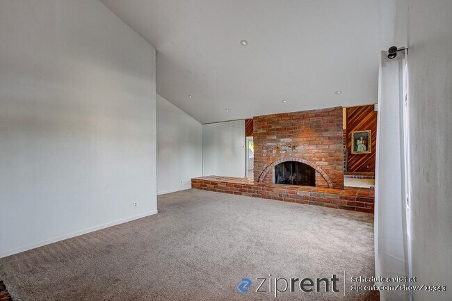 Building Photo - 3510 Miramar Way