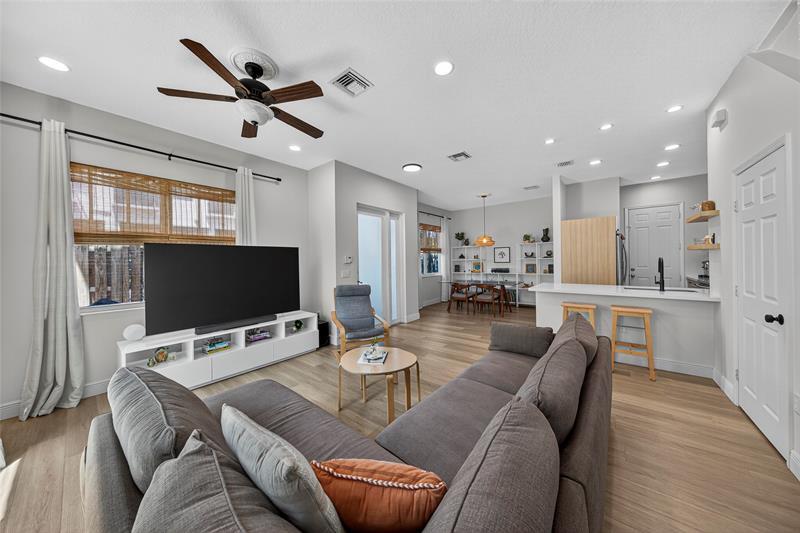 Photo - 15 NE 20th Ave