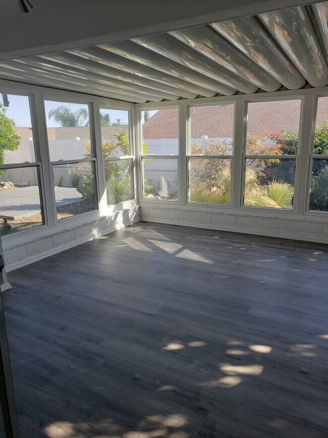 Building Photo - 1907 Clover Way