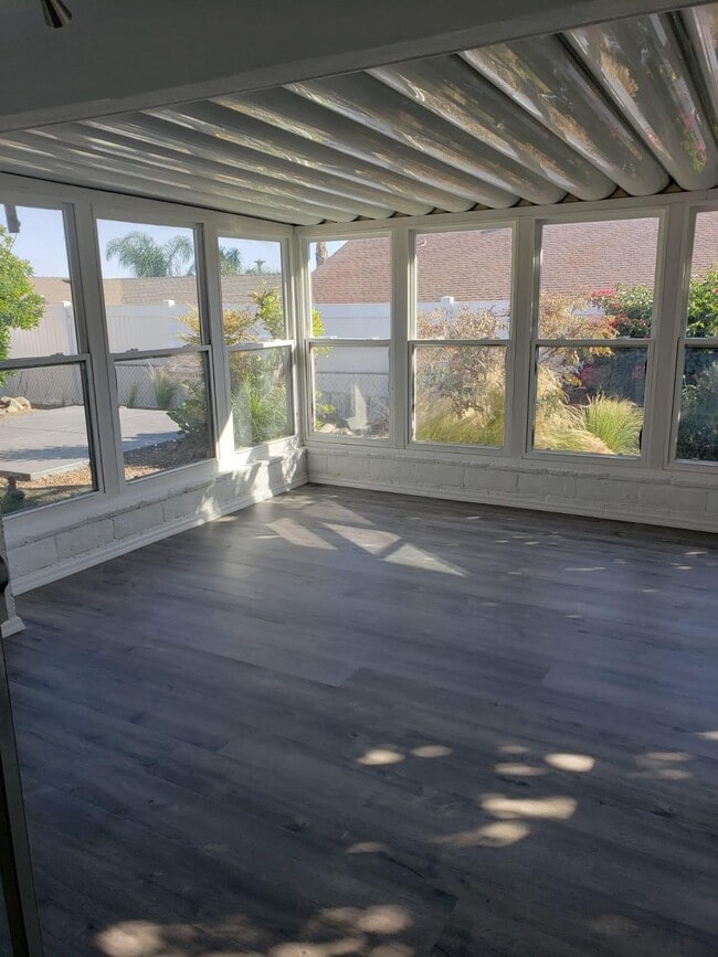 Foto del edificio - 1907 Clover Way