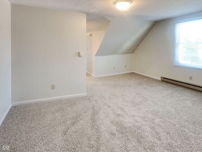 Foto del edificio - 4 W Main St