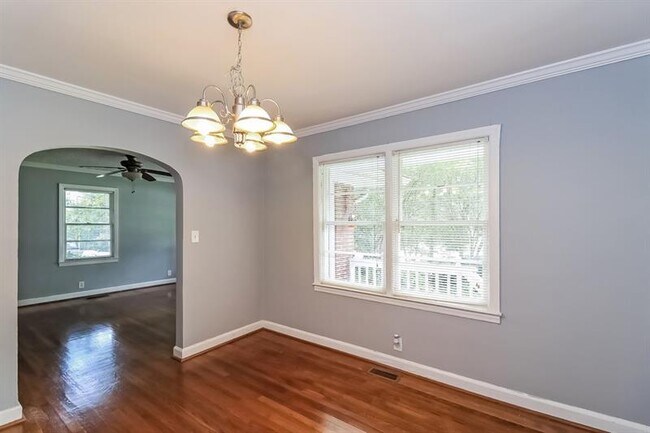 Foto del edificio - 3560 Glenwood Rd