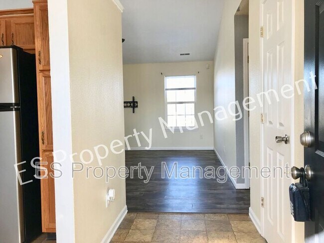 Foto del edificio - 5742 Ashcroft Dr