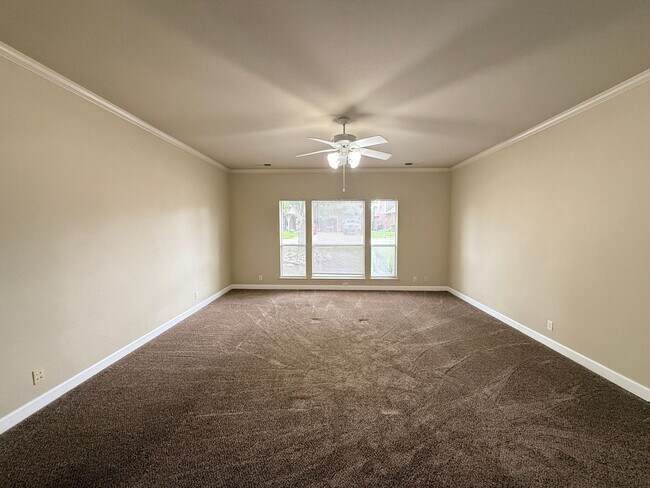 Foto del edificio - Right On The Green- 3 Bedroom Updated Home on Battle Creek