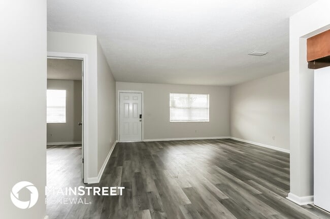 Building Photo - 107 NE Twylite Terrace