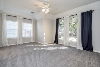 Building Photo - 2810 Grassy Knoll Ct