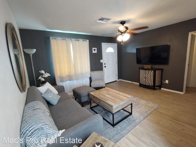 Building Photo - 2 br, 1 bath House - 3831 E. 32nd Street