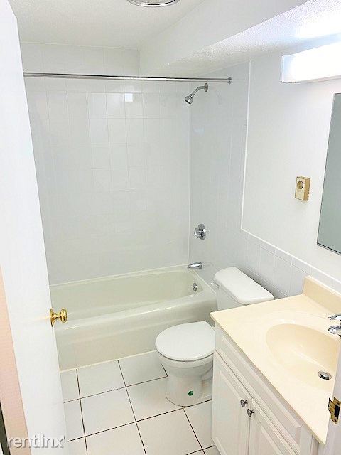 Building Photo - 1 br, 1 bath Apartment - 89 Elmwood Park