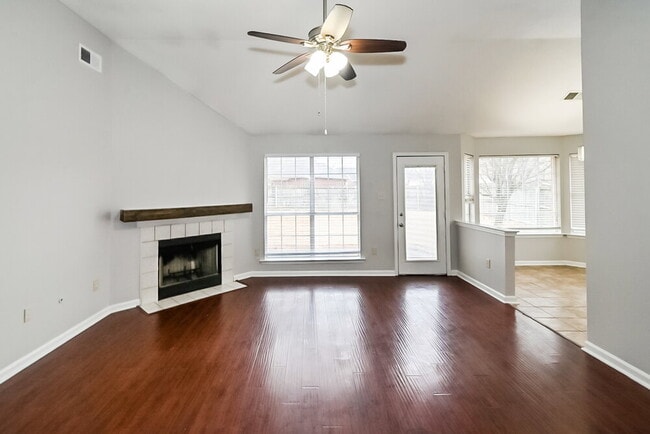 Building Photo - 12829 Fox Bend Ln