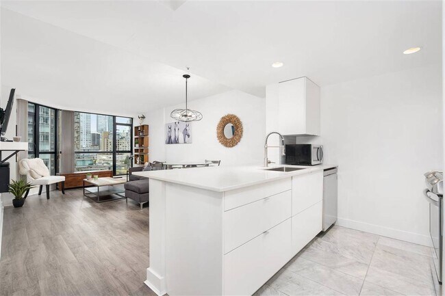 Building Photo - 888 Hamilton St