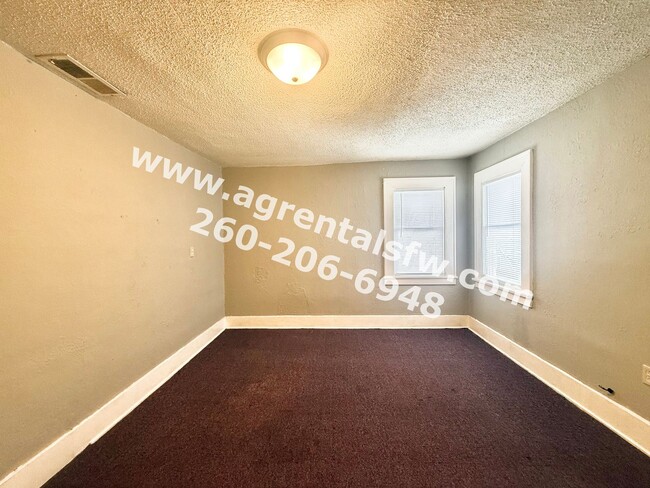 Foto del edificio - 209 S West St