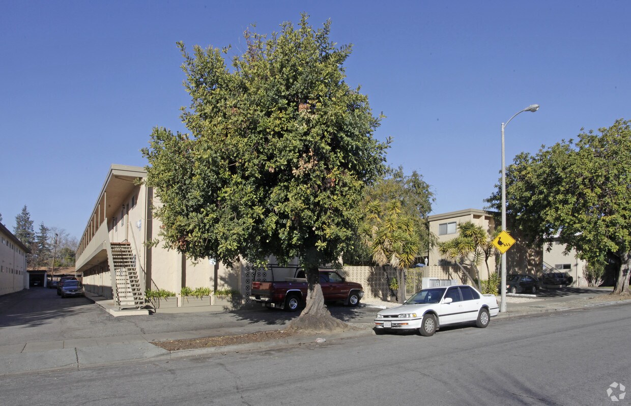 Primary Photo - Pacific Apartments