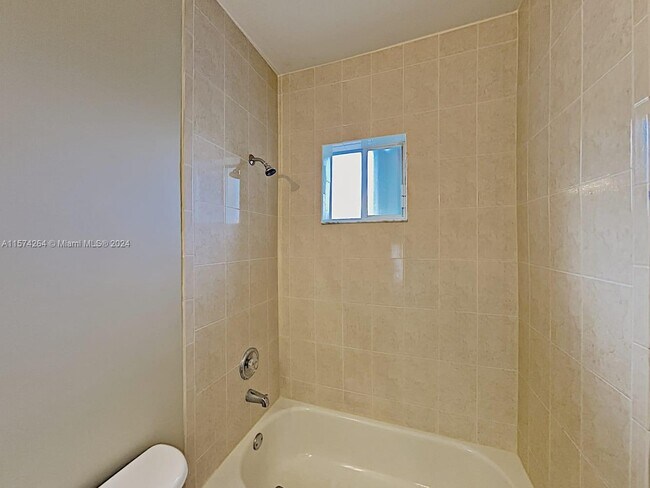 Foto del edificio - 13524 SW 124th Avenue Rd