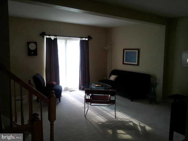 Building Photo - 11747 Batley Pl