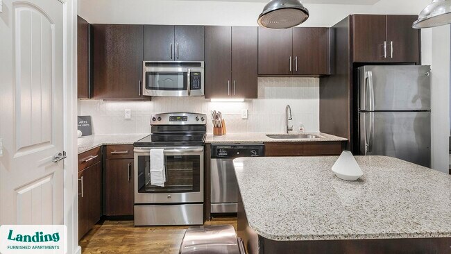 Foto del edificio - 5275 Town and Country Blvd