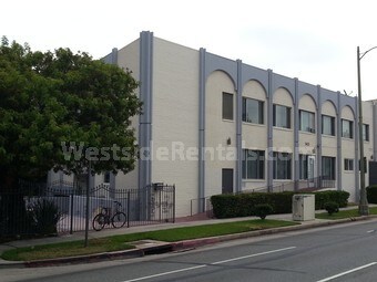 Foto principal - 946 S Ridgeley Dr