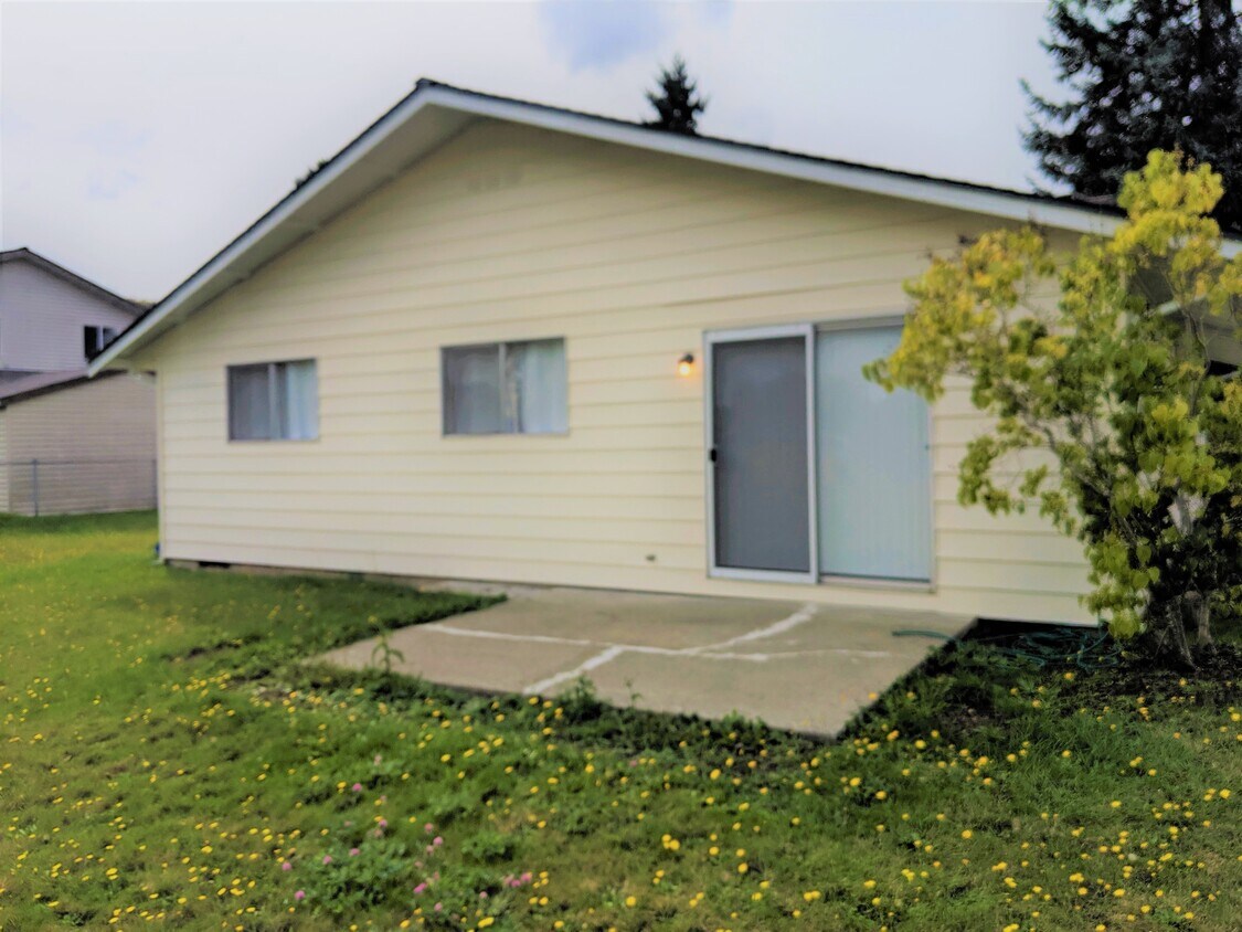 Foto principal - 7801 S Cushman Ave