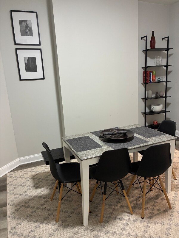 Foto del edificio - 118 N Mozart St