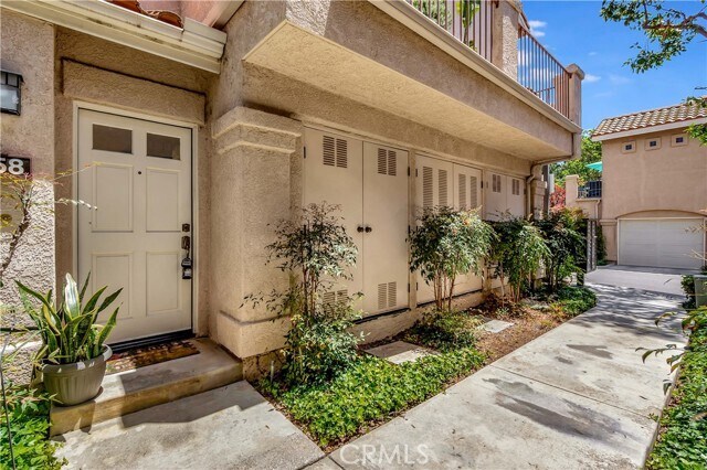 Foto del edificio - 8215 E Oak Ln