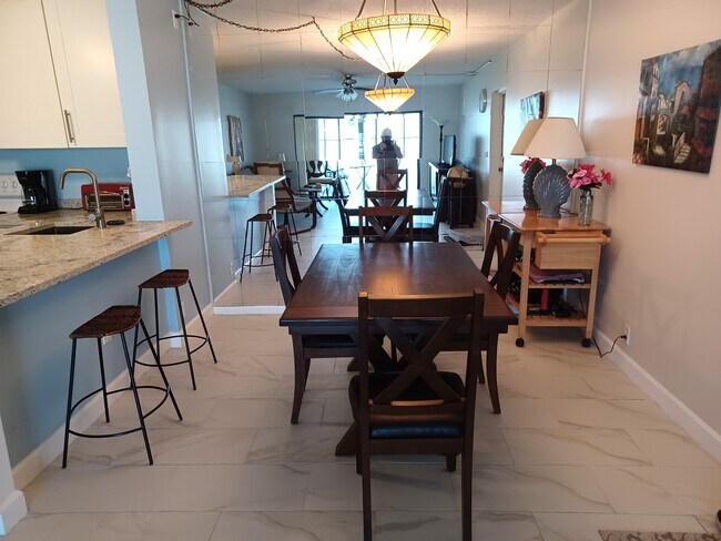 Dining - 806 Sky Pine Way