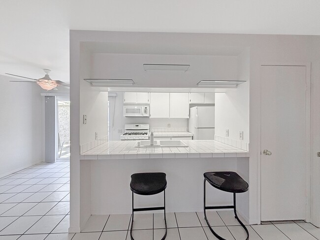 Foto del edificio - 63 Lakeview Cir