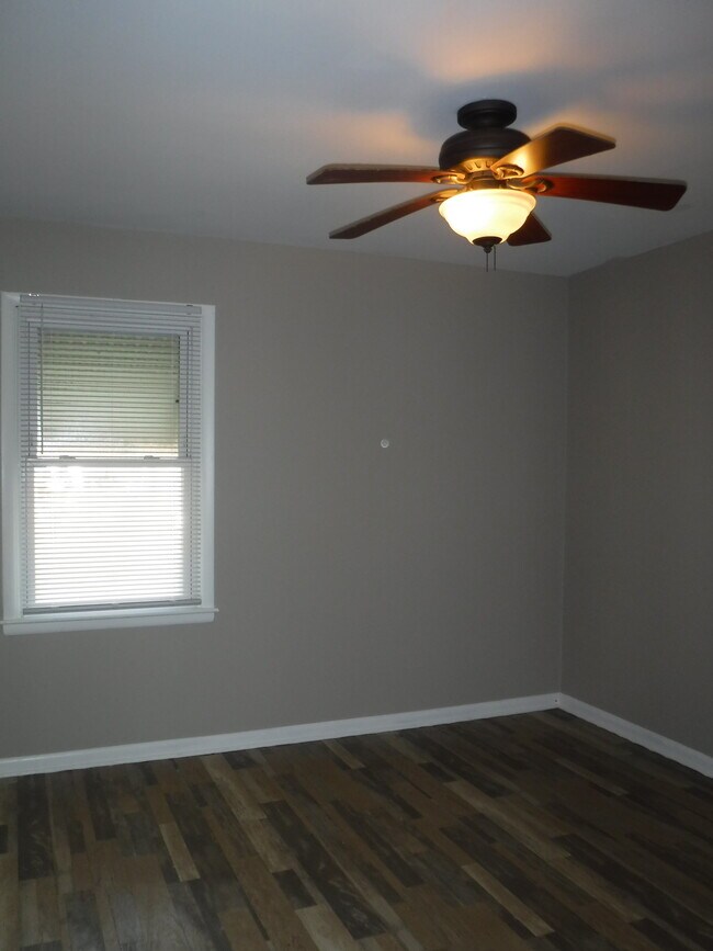 Foto del edificio - 3415 Doniphan Ave