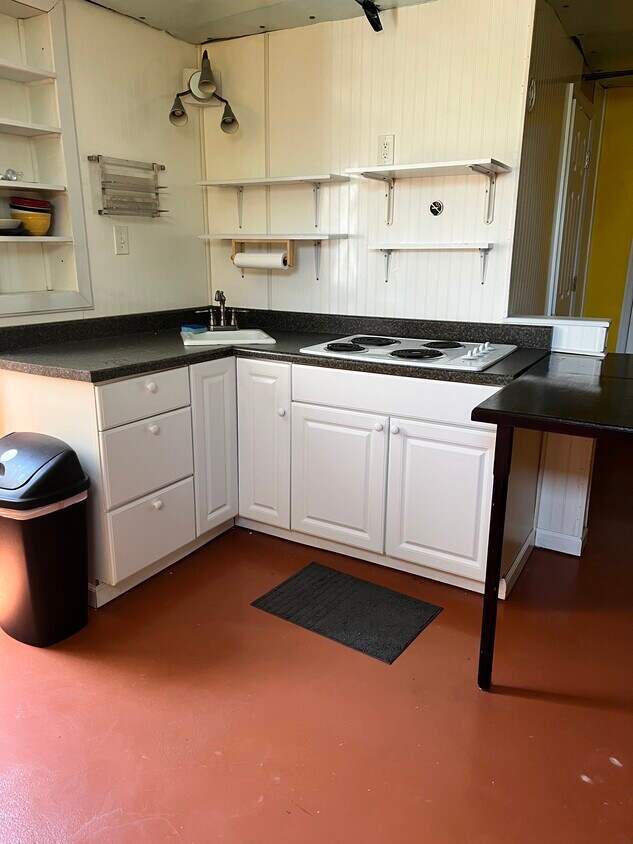 Kitchen - 701 Apple Orchard Ct