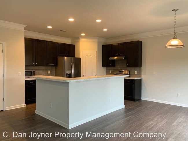 Building Photo - 3 br, 2.5 bath House - 102 Talisker Way