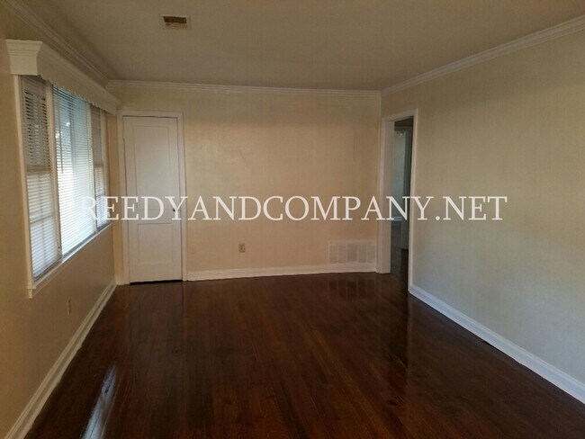 Foto del edificio - 1324 Wells Station Rd