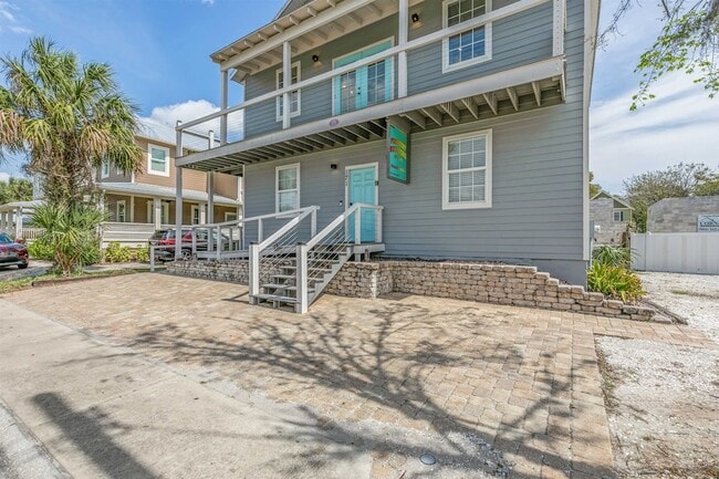 Building Photo - 171 Riberia St