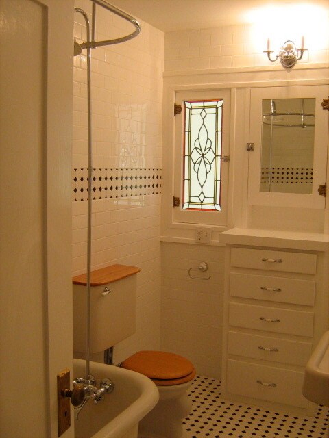 Baño - 1316 H St