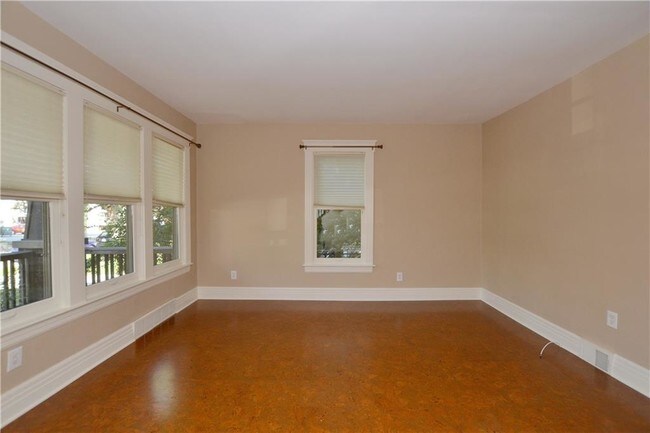 Building Photo - 123 W Hudson Ave