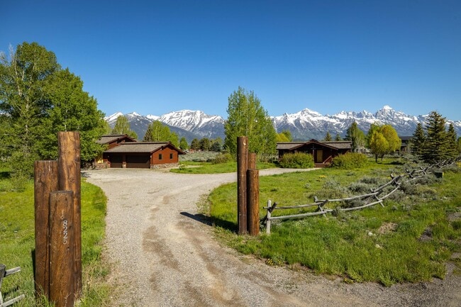 Foto del edificio - 8225 N Spring Gulch Rd