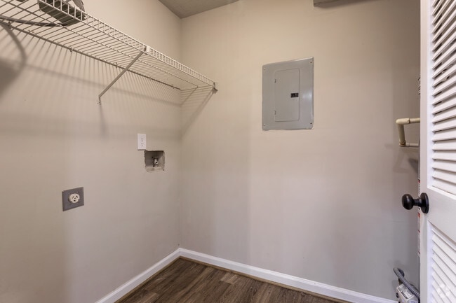 2BR, 2BA - 1310 SF - Calibre Woods