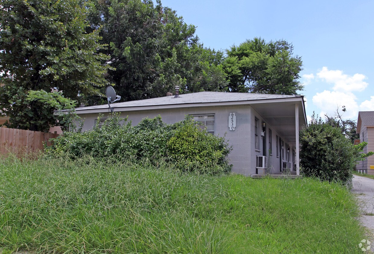 Building Photo - 2536 E 5th Pl
