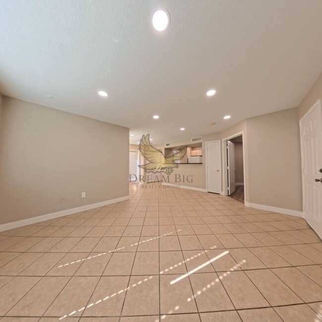 Building Photo - 8101 W Flamingo Rd