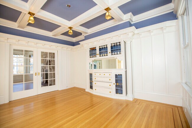 Building Photo - 1320 Taylor St