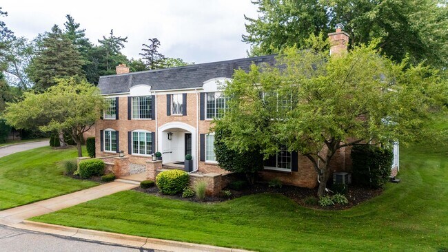 Foto del edificio - 150 E Long Lake Rd