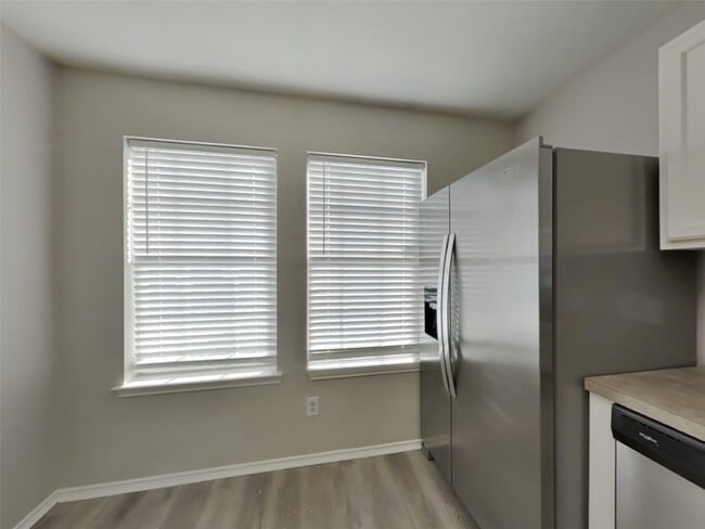 Building Photo - 22823 Sugar Bear Dr