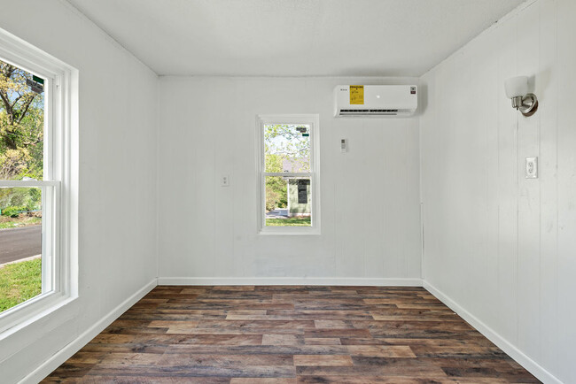 Foto del edificio - 2706 Quincy St