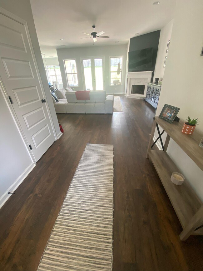 Foto del edificio - 9183 Helena Dr