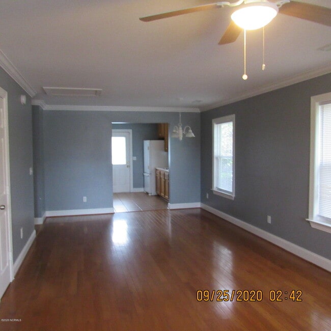 Building Photo - 515 S 13th St