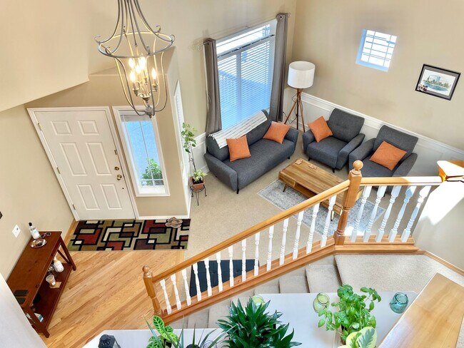 Foto del edificio - Spacious 4 bedrooms + Den, A/C! Pet(s)!