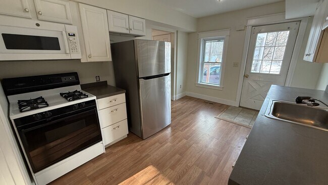 Foto del edificio - 391 Portland St