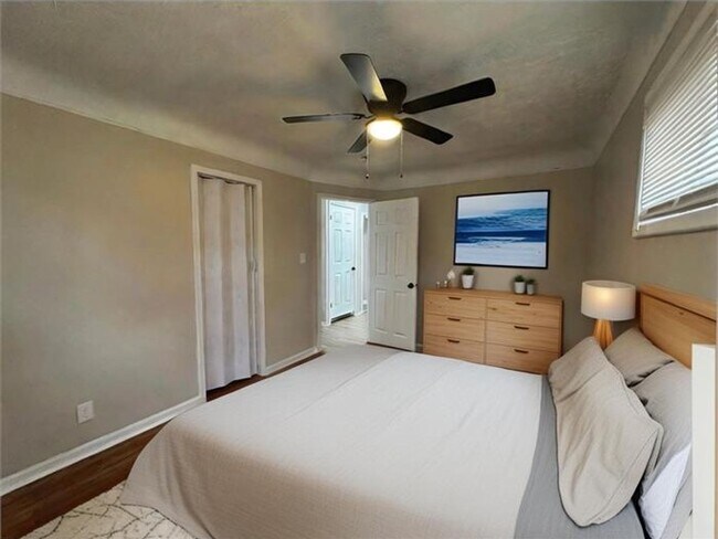 Building Photo - Renovated 3-Bedroom Home – We Welcome Sect...